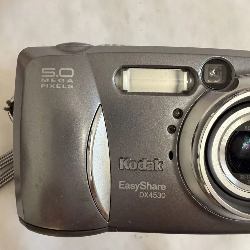 Kodak EasyShare DX4530 5MP Point & Shoot 3x Zoom Gray USB AA Flash